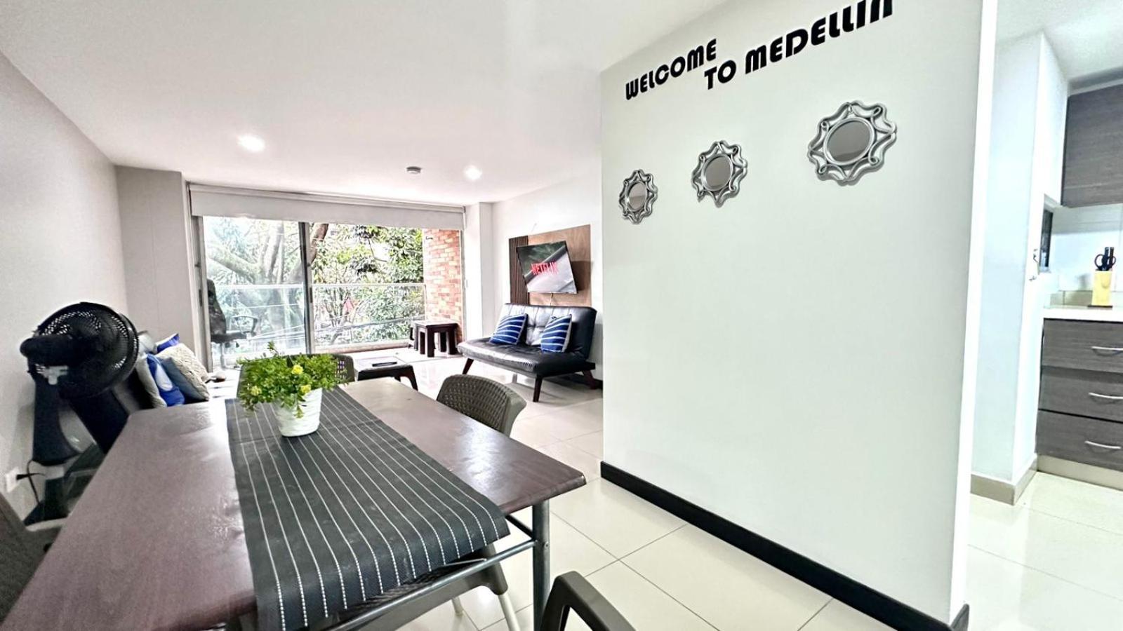 Apto Moderno En Laureles Medellín Exterior foto